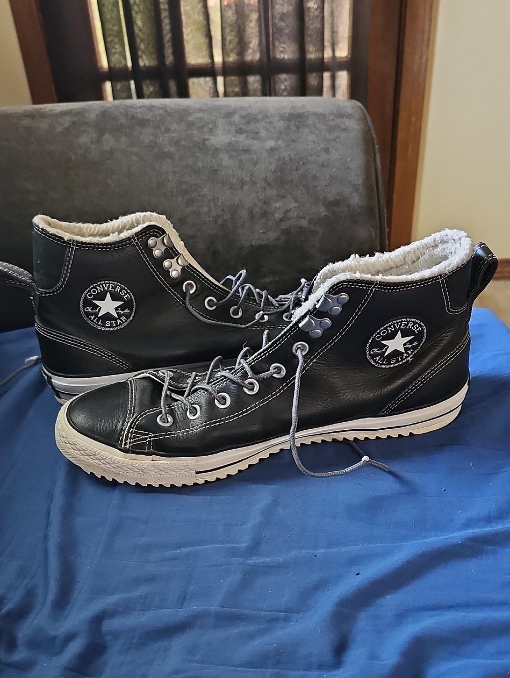 Converse Men’s Black High-Top Sneakers with White Sherpa Collar